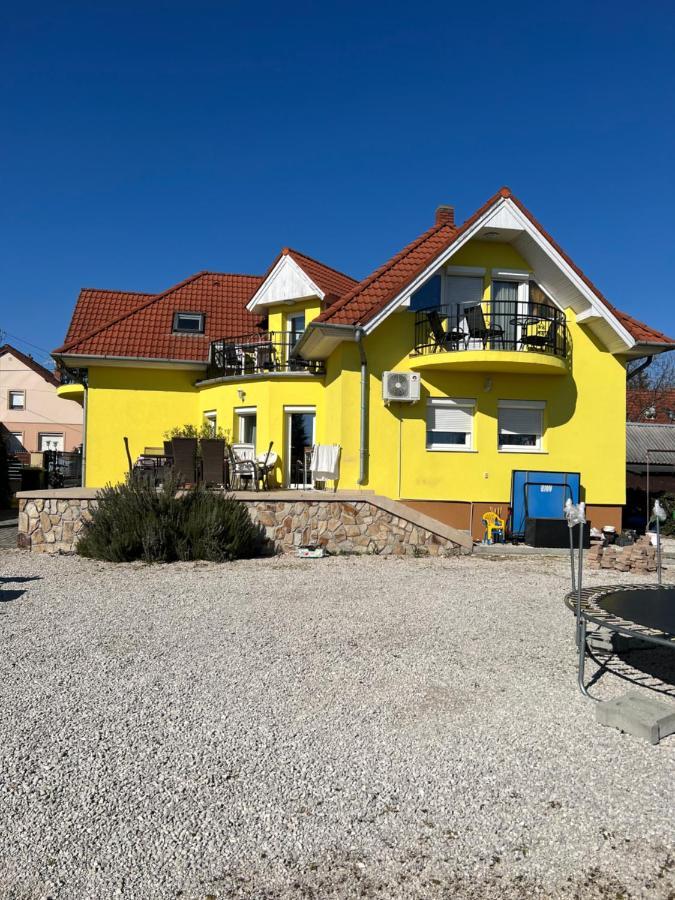 Csikos Apartman Денешдиаш Экстерьер фото