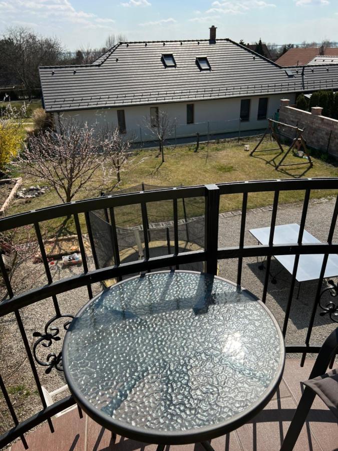 Csikos Apartman Денешдиаш Экстерьер фото