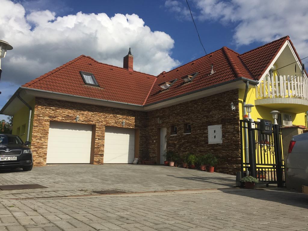 Csikos Apartman Денешдиаш Экстерьер фото