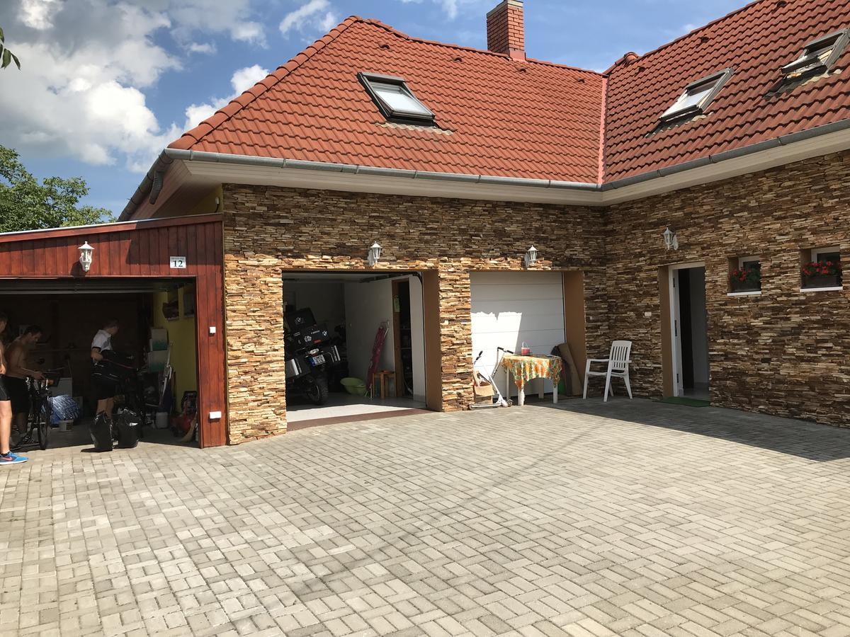 Csikos Apartman Денешдиаш Экстерьер фото